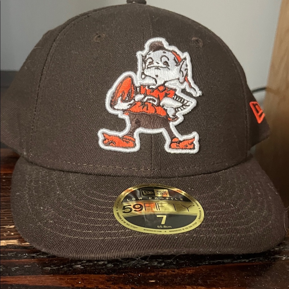 Vintage Cleveland Browns New Era Dark Brown Cap with Embroidered Mascot